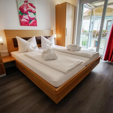 Hotel Strandhaus Eberle 3*